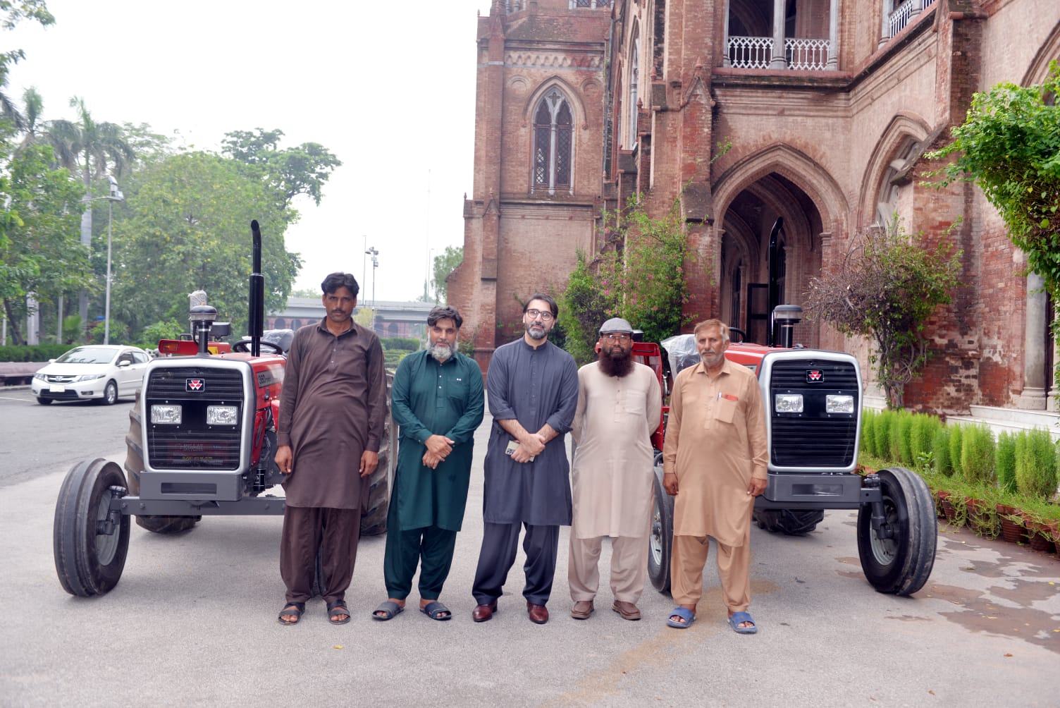 Millat Tractors chairman donates machinery to GCU