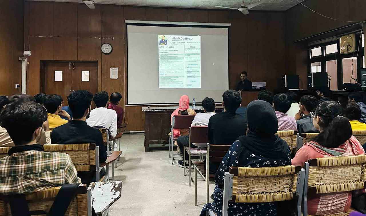 GCU faculty among world`s top scientists